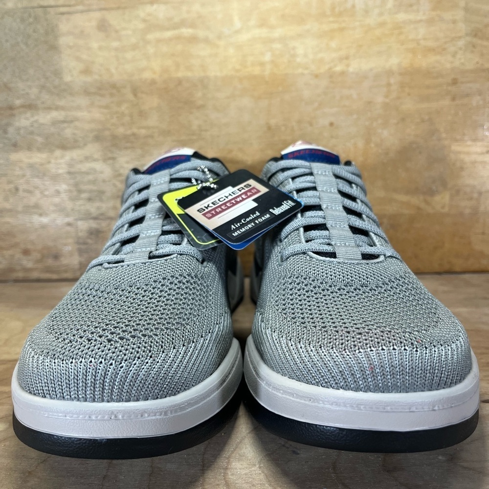 NEW Skechers Relaxed Fit Corliss Dorset Mens Size 9.5 Shoes Sneakers Gray Blue - Picture 2 of 8